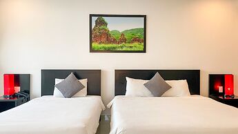 Riverside White House Hotel