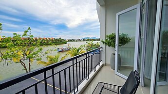 Riverside White House Hotel