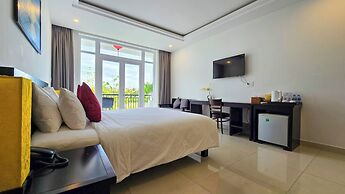 Riverside White House Hotel