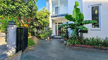 Riverside White House Hotel