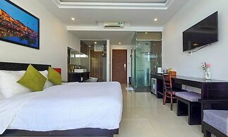 Riverside White House Hotel