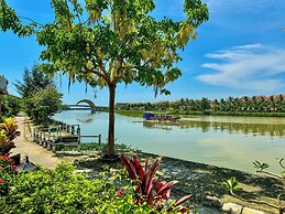 Riverside White House Hotel