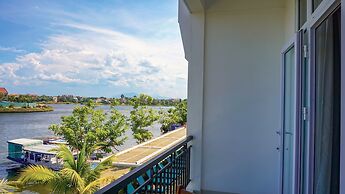 Riverside White House Hotel