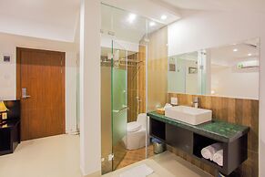 Riverside White House Hotel