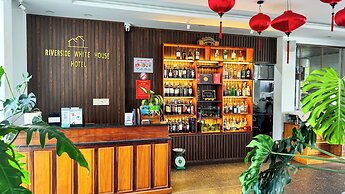 Riverside White House Hotel