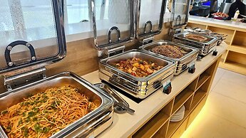 Ally Beach Boutique Hotel Hoian