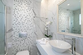 White Pearls Luxury Suites - Adults Only