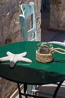 White Pearls Luxury Suites - Adults Only