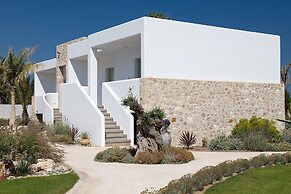 White Pearls Luxury Suites - Adults Only