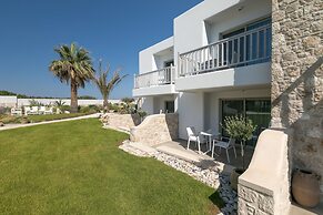 White Pearls Luxury Suites - Adults Only