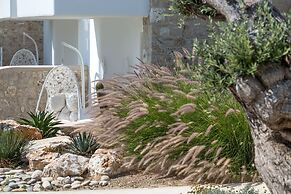 White Pearls Luxury Suites - Adults Only