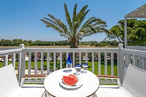 White Pearls Luxury Suites - Adults Only