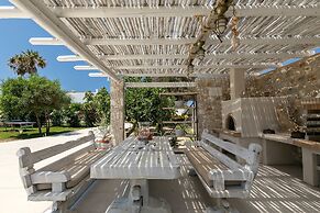 White Pearls Luxury Suites - Adults Only