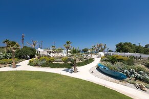 White Pearls Luxury Suites - Adults Only