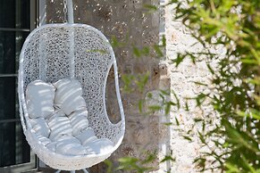 White Pearls Luxury Suites - Adults Only