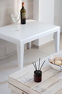 White Pearls Luxury Suites - Adults Only