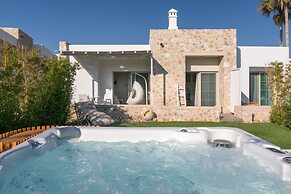 White Pearls Luxury Suites - Adults Only