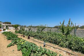 White Pearls Luxury Suites - Adults Only