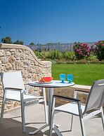 White Pearls Luxury Suites - Adults Only