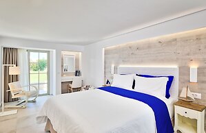 White Pearls Luxury Suites - Adults Only