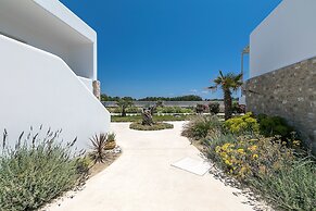 White Pearls Luxury Suites - Adults Only