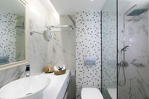 White Pearls Luxury Suites - Adults Only