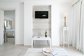 White Pearls Luxury Suites - Adults Only