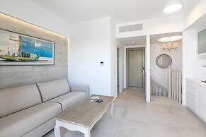 White Pearls Luxury Suites - Adults Only