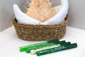 White Pearls Luxury Suites - Adults Only