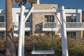 White Pearls Luxury Suites - Adults Only