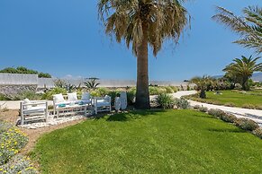 White Pearls Luxury Suites - Adults Only