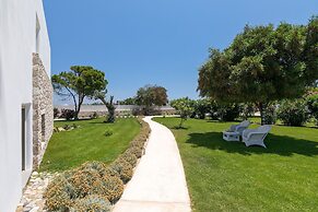 White Pearls Luxury Suites - Adults Only