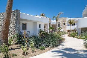 White Pearls Luxury Suites - Adults Only