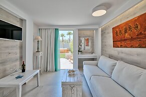 White Pearls Luxury Suites - Adults Only