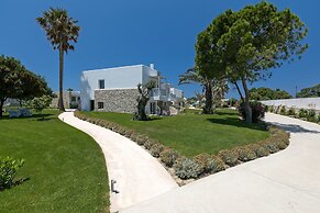 White Pearls Luxury Suites - Adults Only