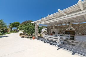 White Pearls Luxury Suites - Adults Only