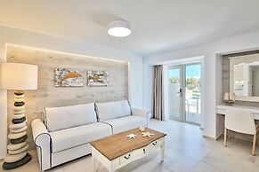 White Pearls Luxury Suites - Adults Only