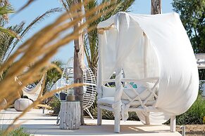 White Pearls Luxury Suites - Adults Only