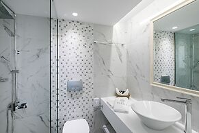 White Pearls Luxury Suites - Adults Only