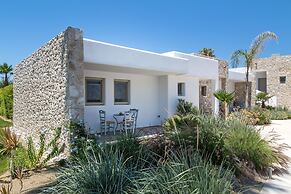 White Pearls Luxury Suites - Adults Only