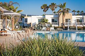 White Pearls Luxury Suites - Adults Only