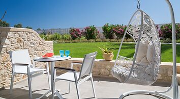 White Pearls Luxury Suites - Adults Only