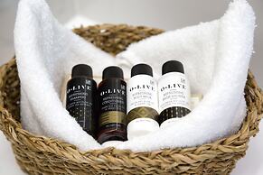 White Pearls Luxury Suites - Adults Only