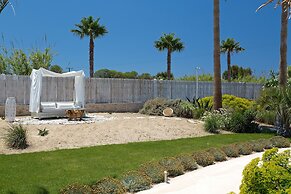 White Pearls Luxury Suites - Adults Only