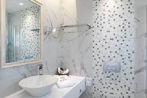 White Pearls Luxury Suites - Adults Only