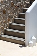 White Pearls Luxury Suites - Adults Only