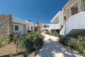 White Pearls Luxury Suites - Adults Only