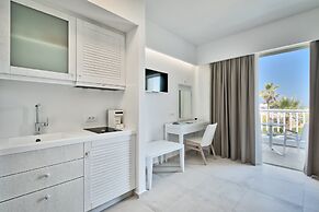 White Pearls Luxury Suites - Adults Only