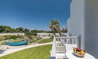 White Pearls Luxury Suites - Adults Only