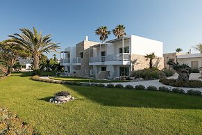 White Pearls Luxury Suites - Adults Only